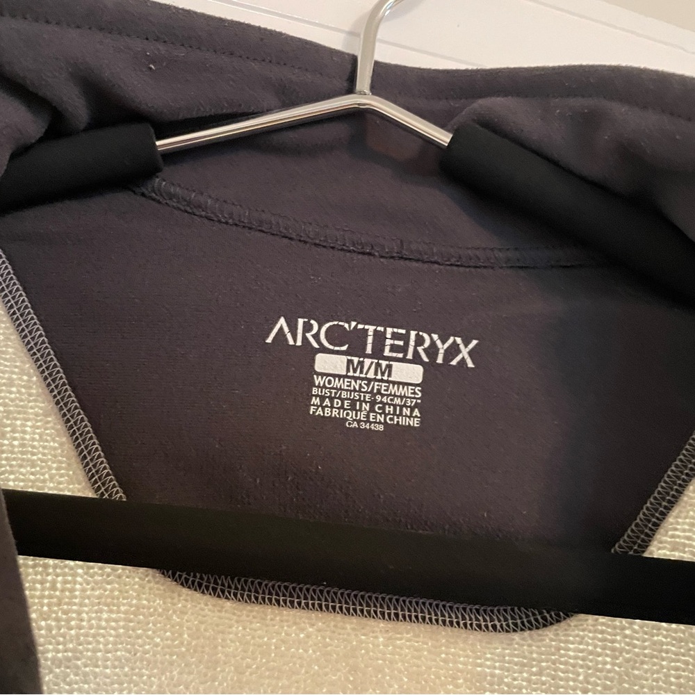 Arc'teryx Women's Jacket - Gray